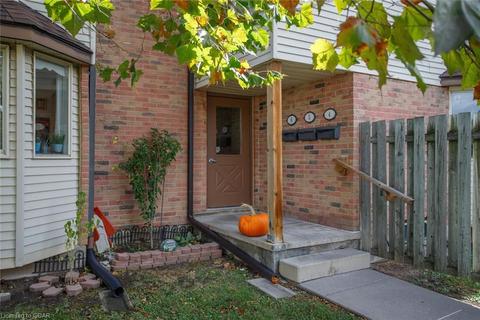 6 - 40 Silvercreek Parkway, House attached with 3 bedrooms, 2 bathrooms and 1 parking in Guelph ON | Card Image