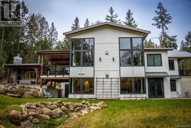 4962 Aho Rd, House detached with 4 bedrooms, 4 bathrooms and 10 parking in Cowichan Valley H BC | Image 2
