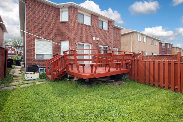 1203 Prestonwood Cres, House semidetached with 3 bedrooms, 3 bathrooms and 2 parking in Mississauga ON | Image 9