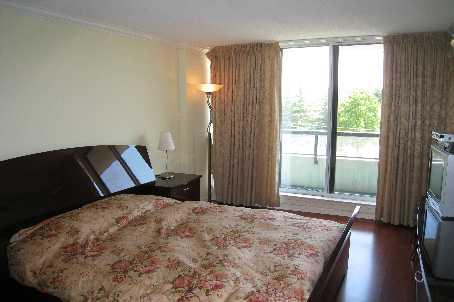 304 - 1121 Steeles Ave, Condo with 2 bedrooms, 4 bathrooms and 1 parking in Toronto ON | Image 3
