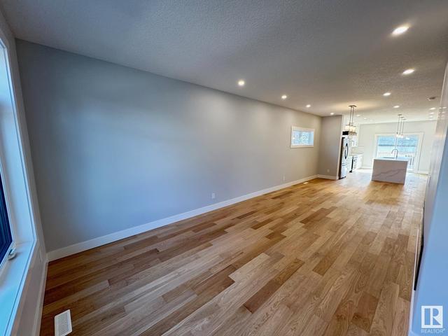 11215 75 Av Nw, House detached with 3 bedrooms, 2 bathrooms and null parking in Edmonton AB | Image 2