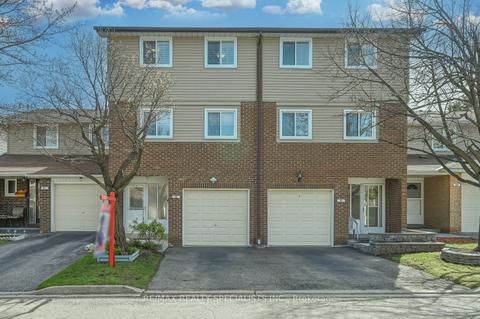 66 Carisbrook Crt, Townhouse with 3 bedrooms, 2 bathrooms and 2 parking in Brampton ON | Card Image