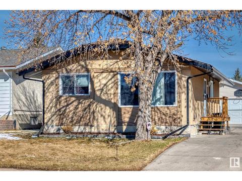 17211 102 St Nw Nw, House detached with 3 bedrooms, 2 bathrooms and null parking in Edmonton AB | Card Image
