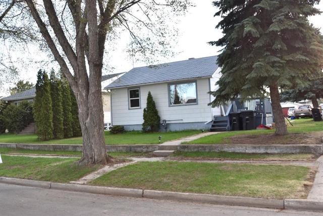 5120 52 Street, House detached with 1 bedrooms, 1 bathrooms and 4 parking in Riverview AB | Card Image