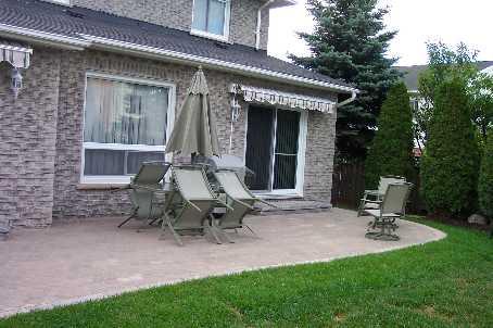 874 Ridge Valley Dr, House detached with 4 bedrooms, 3 bathrooms and 2 parking in Oshawa ON | Image 8