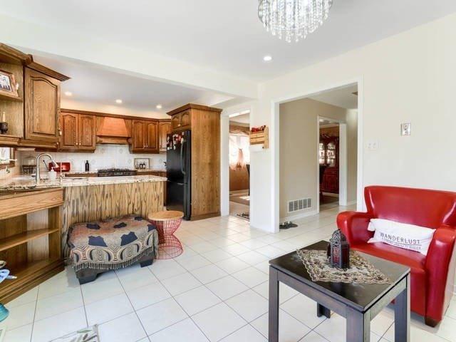 966 Silversmith Dr, House detached with 4 bedrooms, 4 bathrooms and 6 parking in Mississauga ON | Image 14