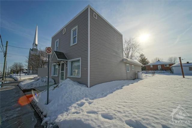 4538 Ste Catherine Street, House detached with 3 bedrooms, 1 bathrooms and 2 parking in The Nation ON | Image 3