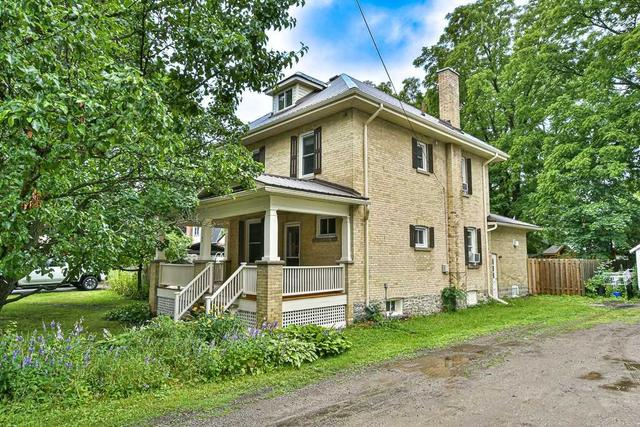 7 Adelaide St N, House detached with 4 bedrooms, 2 bathrooms and 2 parking in Kawartha Lakes ON | Image 1