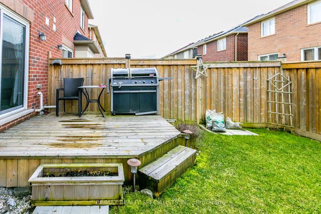 225 Mortimer Cres, House attached with 3 bedrooms, 3 bathrooms and 2 parking in Milton ON | Image 35