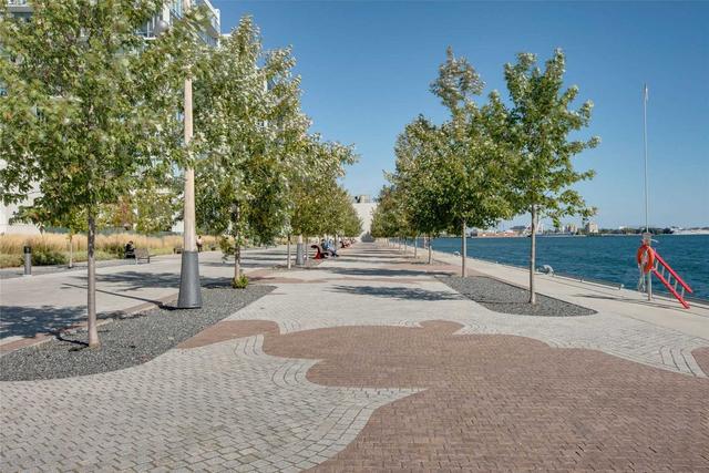 1006 - 29 Queens Quay E, Condo with 2 bedrooms, 3 bathrooms and 2 parking in Toronto ON | Image 26