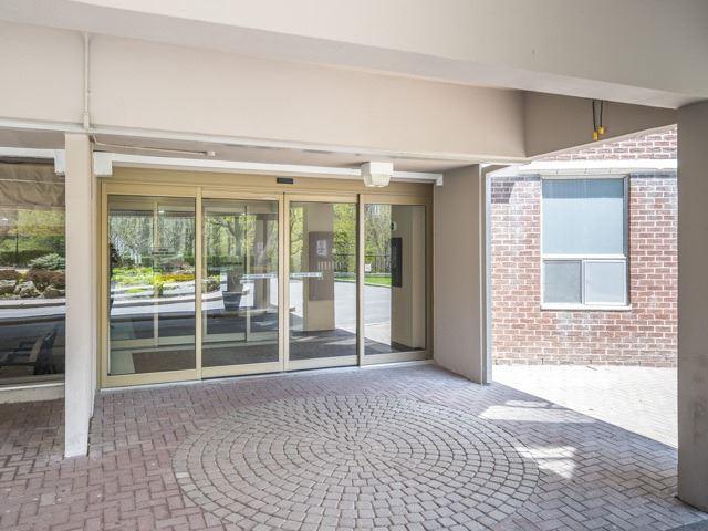 1001 - 20 Edgecliff Glwy, Condo with 3 bedrooms, 2 bathrooms and 1 parking in Toronto ON | Image 2