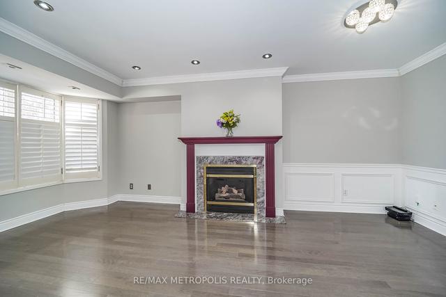 803 - 28 Rosebank Dr, Townhouse with 3 bedrooms, 3 bathrooms and 2 parking in Toronto ON | Image 4
