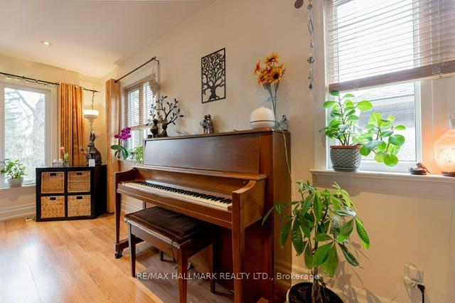 3 Park Blvd, House detached with 3 bedrooms, 4 bathrooms and 5 parking in Toronto ON | Image 4