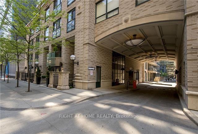 1606 - 35 Hayden St, Condo with 2 bedrooms, 2 bathrooms and 1 parking in Toronto ON | Image 21