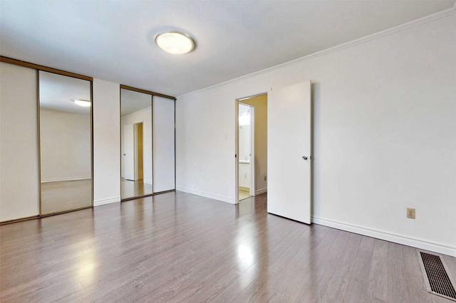 27 Poets Walkway, Townhouse with 3 bedrooms, 2 bathrooms and 1 parking in Toronto ON | Image 18