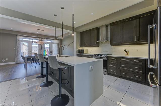 3077 Postridge Drive, House attached with 4 bedrooms, 3 bathrooms and 2 parking in Oakville ON | Image 6