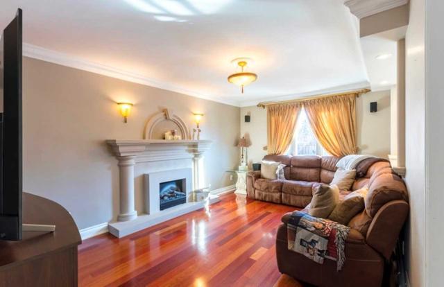 57 Royal Garden Blvd, House detached with 4 bedrooms, 3 bathrooms and 3 parking in Vaughan ON | Image 29