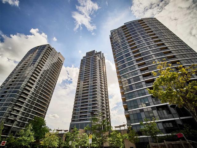 2005 - 1 Valhalla Inn Rd, Condo with 1 bedrooms, 1 bathrooms and 1 parking in Toronto ON | Image 1