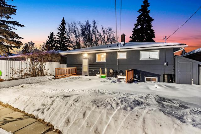 9811 Elbow Drive Sw, House detached with 6 bedrooms, 2 bathrooms and 3 parking in Calgary AB | Image 37