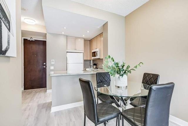 1104 - 85 Bloor St E, Condo with 1 bedrooms, 1 bathrooms and 0 parking in Toronto ON | Image 5