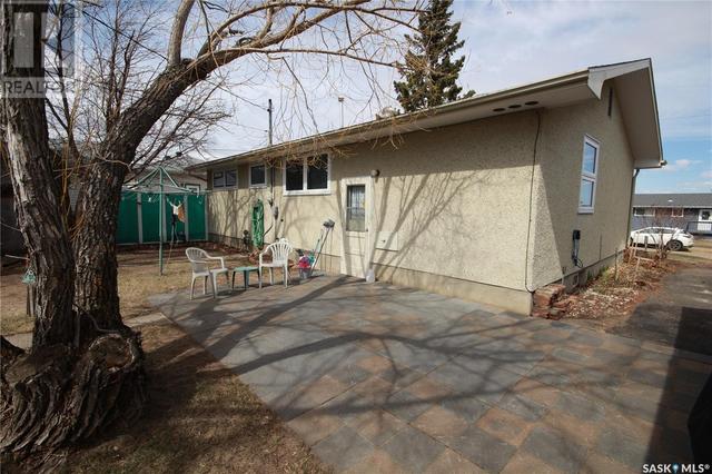 221 31st Street, House detached with 3 bedrooms, 2 bathrooms and null parking in Battleford SK | Image 21