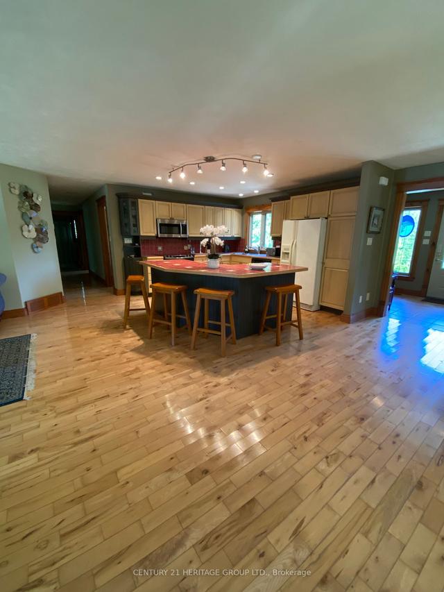 61 Fox Tr, House detached with 3 bedrooms, 3 bathrooms and 20 parking in Northern Bruce Peninsula ON | Image 2