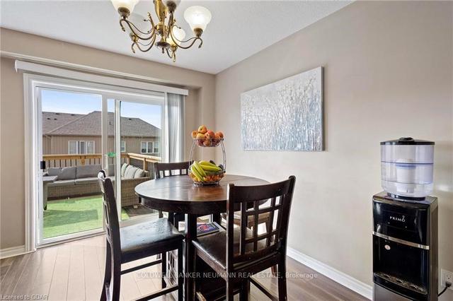 28 Jeffrey Dr, House attached with 3 bedrooms, 4 bathrooms and 3 parking in Guelph ON | Image 2