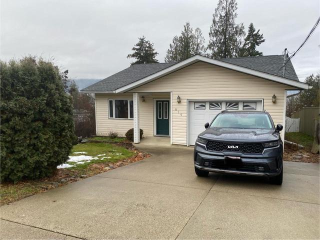 615 6 Avenue, House detached with 3 bedrooms, 3 bathrooms and null parking in Creston BC | Image 24