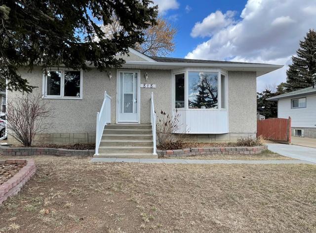 818 9th Avenue, House detached with 2 bedrooms, 1 bathrooms and 4 parking in Wainwright AB | Image 42