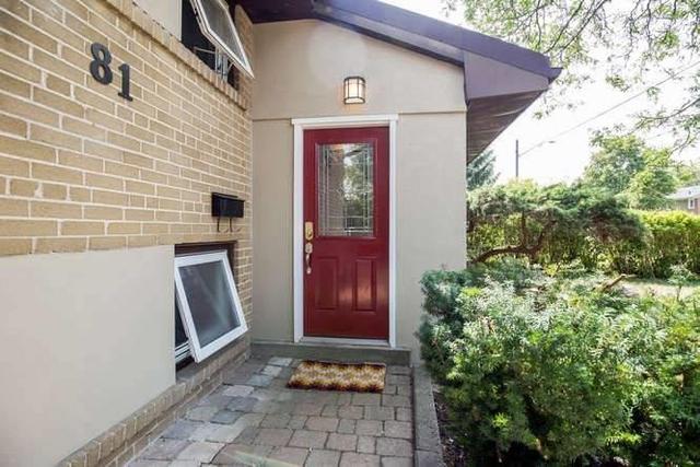 81 Vista Dr, House detached with 3 bedrooms, 2 bathrooms and 3 parking in Mississauga ON | Image 2