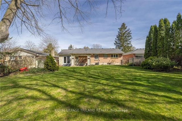 1378 Collingwood Ave, House detached with 2 bedrooms, 2 bathrooms and 4 parking in London ON | Image 31