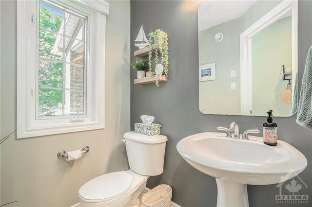 204 Bookton Place, Townhouse with 3 bedrooms, 3 bathrooms and 3 parking in Ottawa ON | Image 15