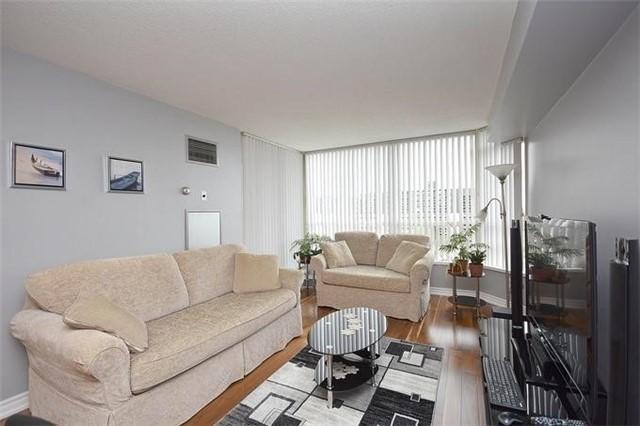 1003 - 75 King St E, Condo with 2 bedrooms, 2 bathrooms and 1 parking in Mississauga ON | Image 5