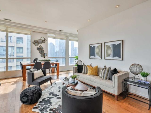 2003 - 7 King St E, Condo with 2 bedrooms, 2 bathrooms and 1 parking in Toronto ON | Image 27