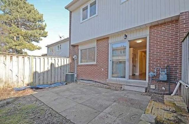 5165 Banting Crt, Townhouse with 4 bedrooms, 2 bathrooms and 3 parking in Burlington ON | Image 28