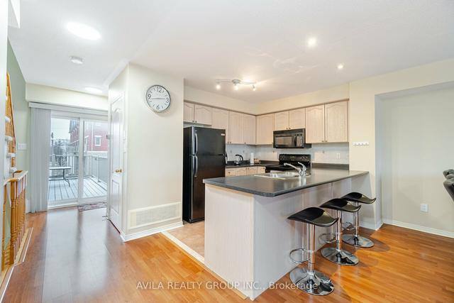 5 - 3975 Eglinton Ave W, Townhouse with 2 bedrooms, 3 bathrooms and 2 parking in Mississauga ON | Image 8
