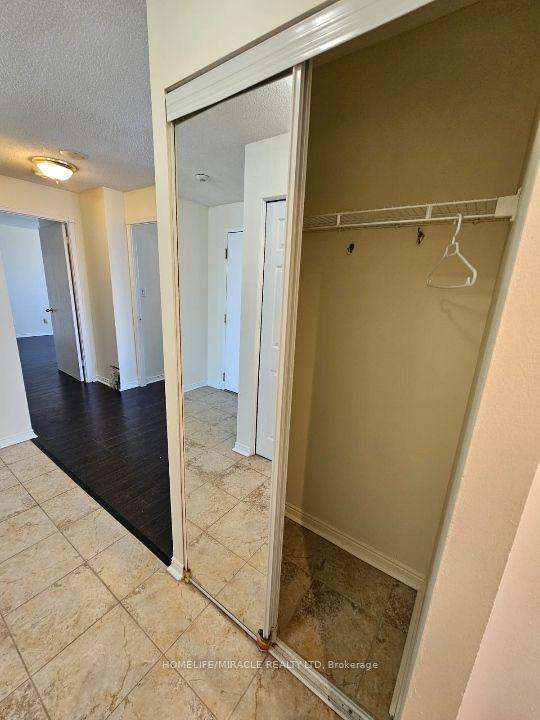 ph3 - 135 Hillcrest Ave, Condo with 2 bedrooms, 2 bathrooms and 1 parking in Mississauga ON | Image 10