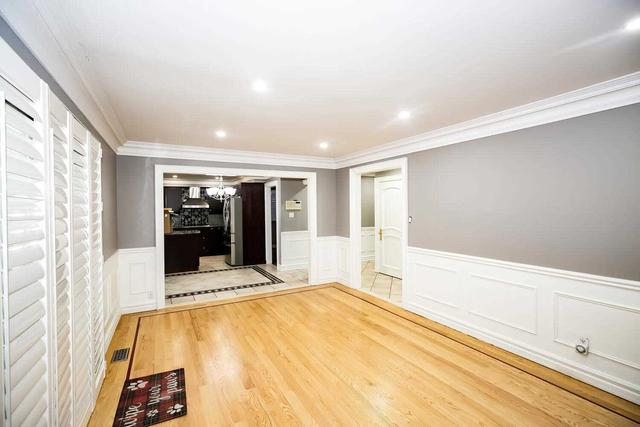 111 Larchmere Ave, House detached with 4 bedrooms, 4 bathrooms and 10 parking in Toronto ON | Image 6