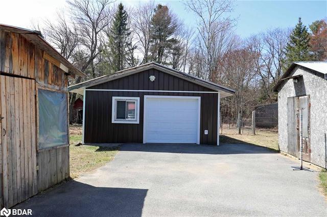 11894 Highway 41, House detached with 3 bedrooms, 1 bathrooms and 6 parking in Addington Highlands ON | Image 26