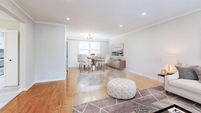 21 Pitkin Crt, House detached with 3 bedrooms, 2 bathrooms and 5 parking in Toronto ON | Image 2