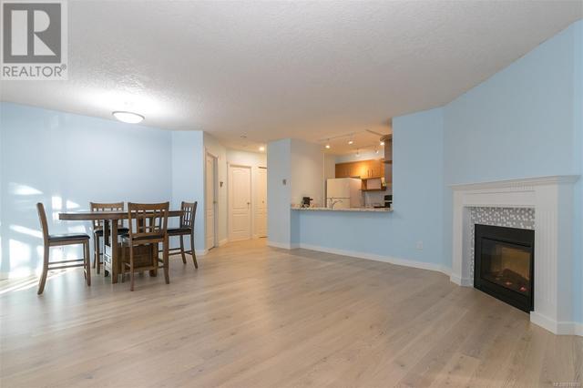 101 - 3921 Shelbourne St, Condo with 1 bedrooms, 1 bathrooms and 1 parking in Saanich BC | Image 5