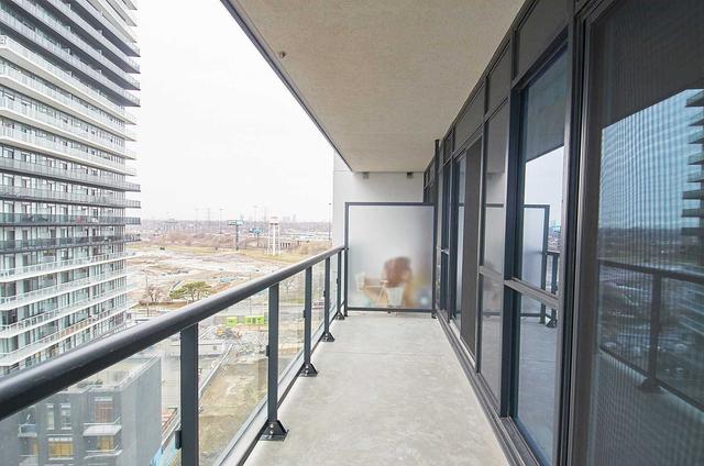 1202 - 39 Annie Craig Dr, Condo with 1 bedrooms, 1 bathrooms and 1 parking in Toronto ON | Image 6