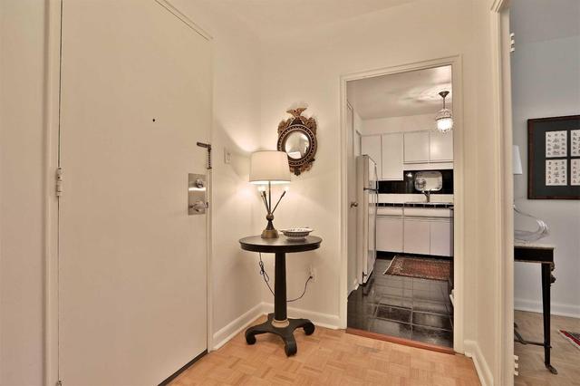 207 - 31 Rosedale Rd, Condo with 2 bedrooms, 1 bathrooms and 1 parking in Toronto ON | Image 3