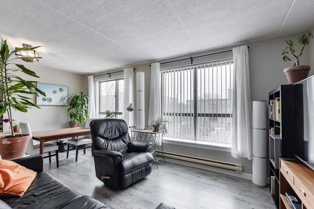 308 - 249 Major Mackenzie Dr E, Condo with 3 bedrooms, 2 bathrooms and 1 parking in Richmond Hill ON | Image 10