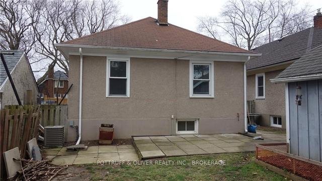 61 Wiley St, House detached with 3 bedrooms, 2 bathrooms and 2 parking in St. Catharines ON | Image 11