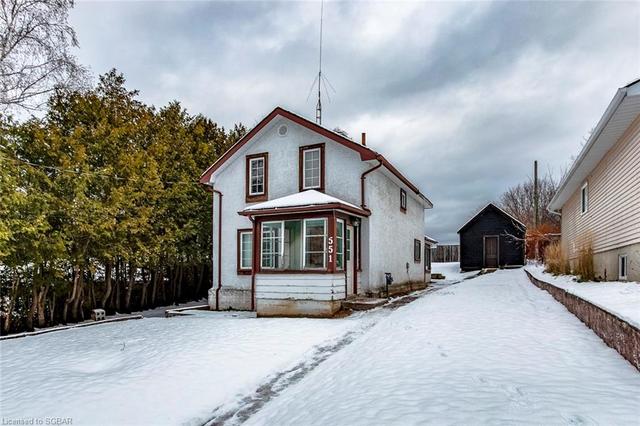 551 Johnson Street, House detached with 3 bedrooms, 1 bathrooms and null parking in Midland ON | Image 2