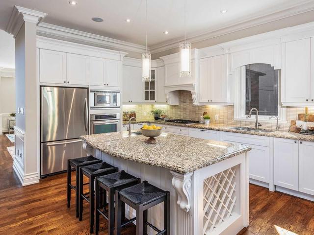 40 Rowley Ave, House detached with 4 bedrooms, 5 bathrooms and 3 parking in Toronto ON | Image 8
