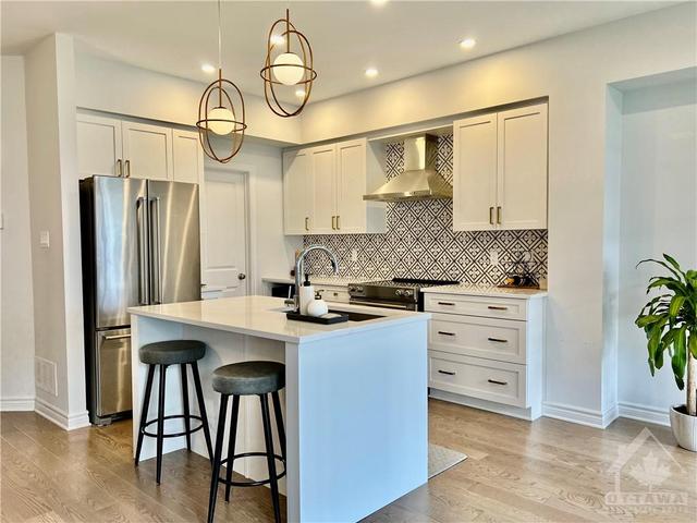 699 Cordelette Circle, Townhouse with 3 bedrooms, 3 bathrooms and 2 parking in Ottawa ON | Image 9