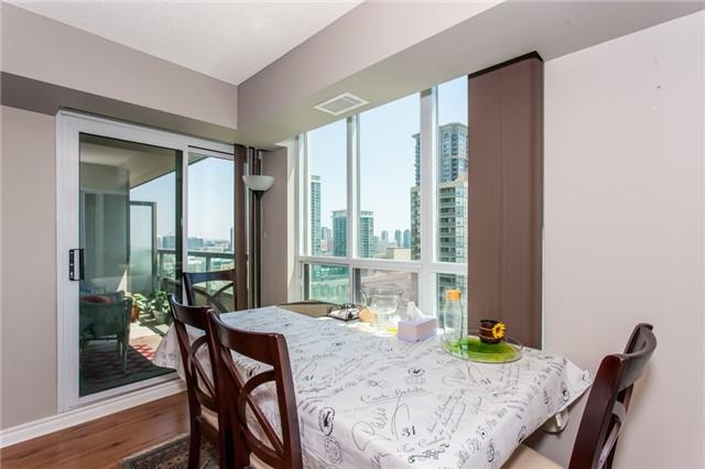 2010 - 335 Rathburn Rd W, Condo with 2 bedrooms, 2 bathrooms and 1 parking in Mississauga ON | Image 6