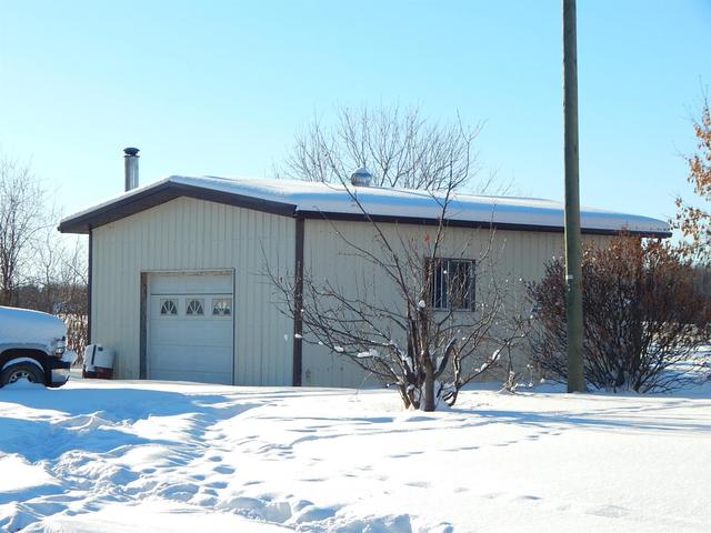 109440 Rgn.. Rd. 194, House detached with 4 bedrooms, 2 bathrooms and null parking in Mackenzie County AB | Card Image